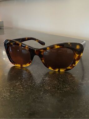 Vintage Tom Ford Tortoiseshell Cat-Eye Sunglasses with Brown Lenses